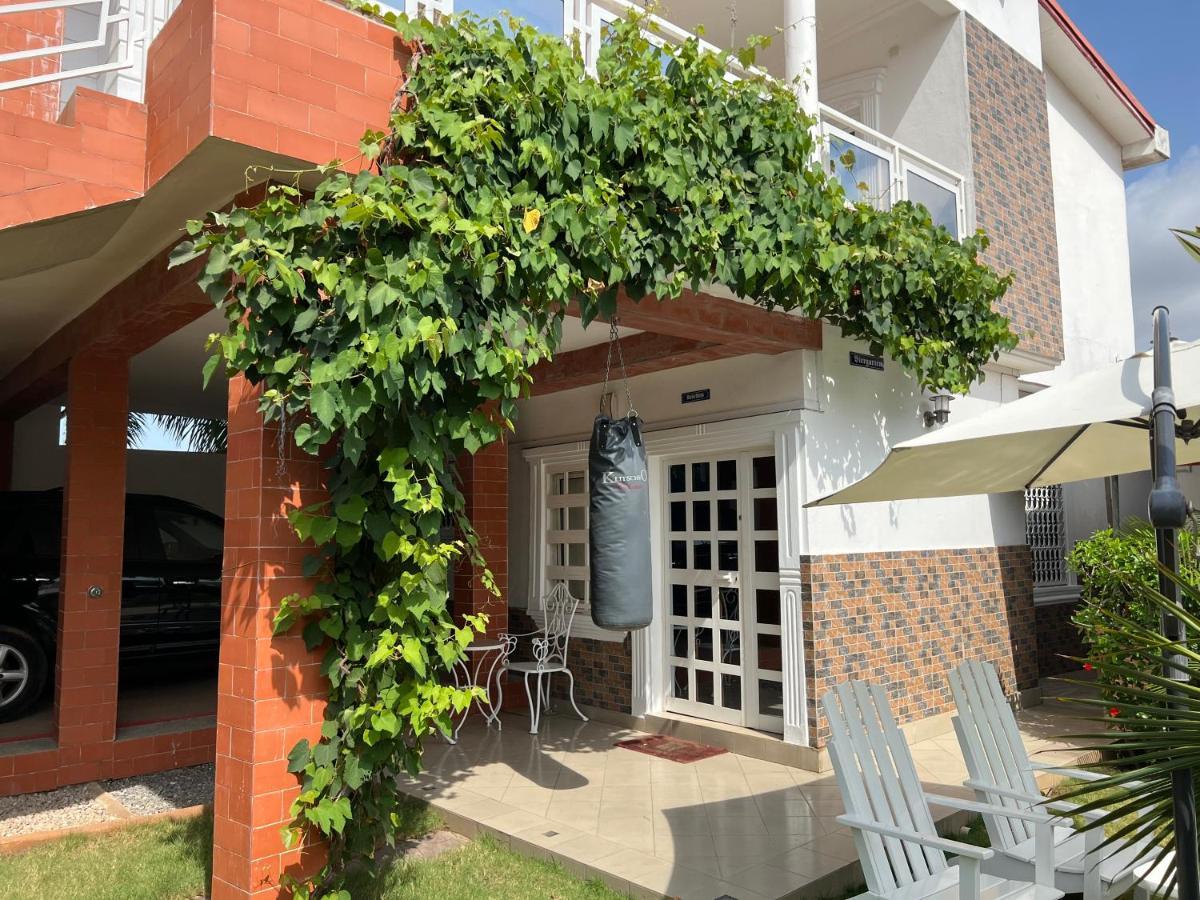Holiday Appartment Elbe Lomé Buitenkant foto